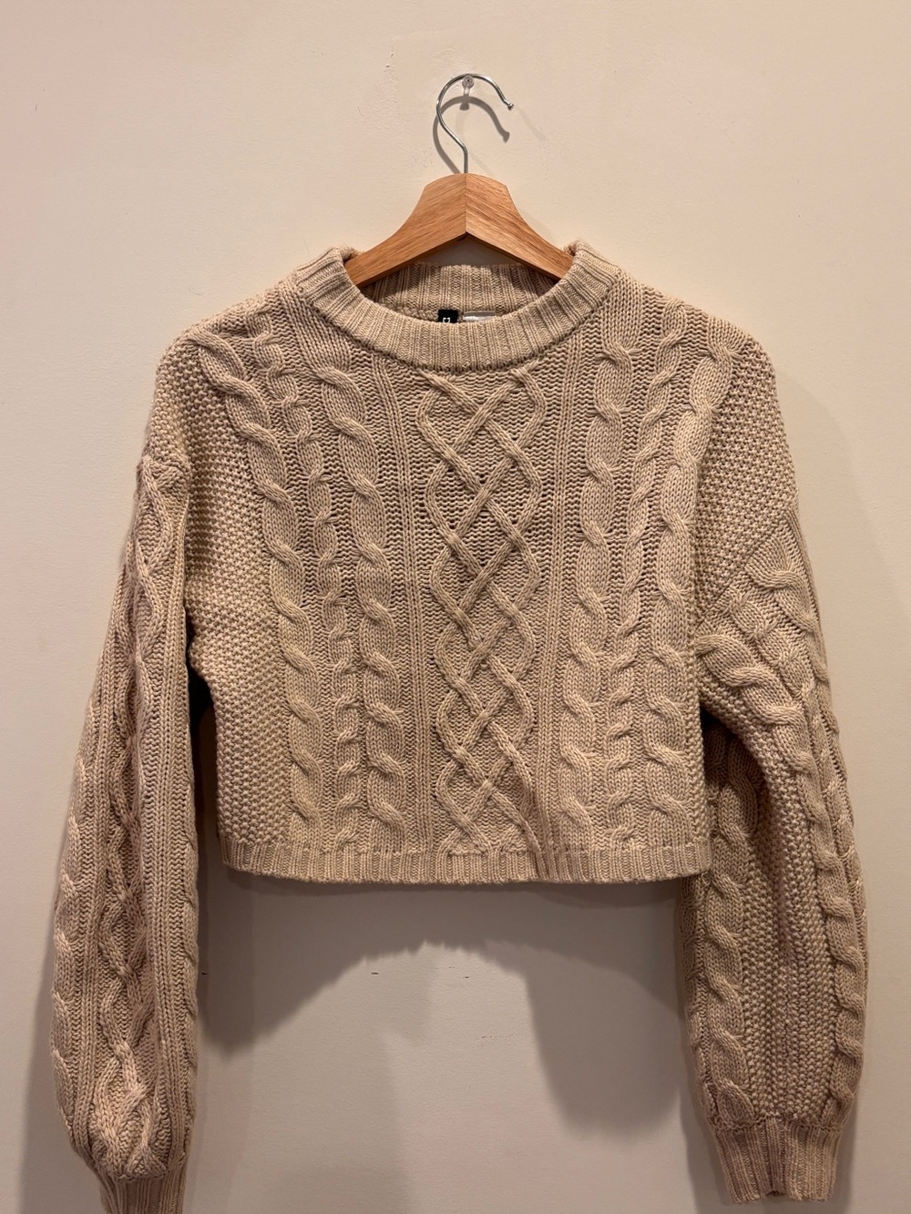 H&M Cream Cable Knit Cropped Crewneck Sweater